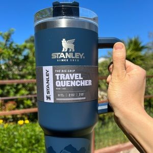 Stanley 40oz canteen quencher